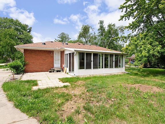 4th image of 341 Kinmore Ct