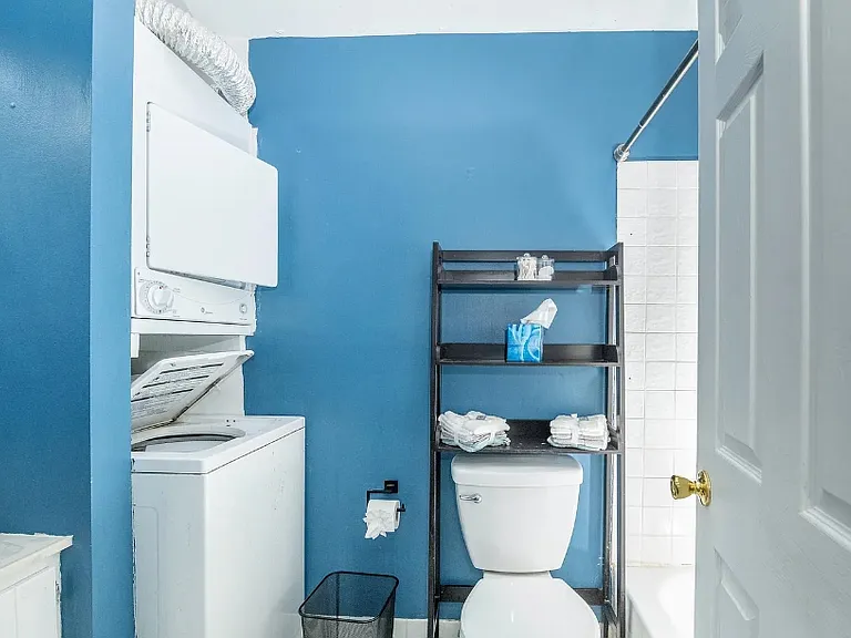 1821 Valley Dr #B2 — Photo 4