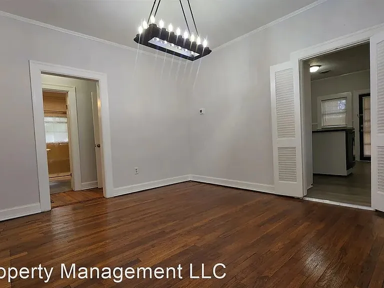 2108 S Van Buren St — Photo 4