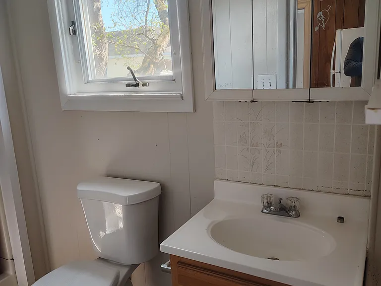207 Phelps St #2 — Photo 7