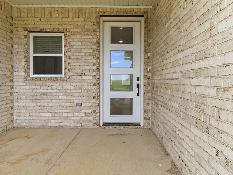 910 Trestle Ln — Photo 6