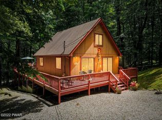 131 Hillcrest Dr, Greentown, PA 18426