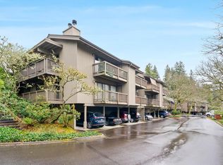 7726 SW Barnes Rd UNIT E, Portland, OR 97225