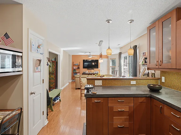 206 Covington Dr — Photo 15