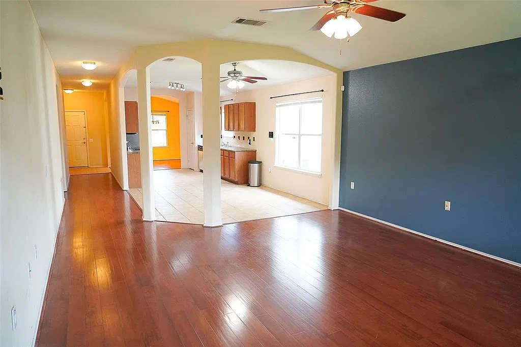 3 bed, 2.0 bath, 1915 sqft, $2,000 — Photo 4