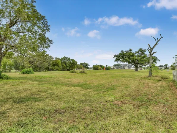 2811 Horse Trail Dr, Rosharon, TX 77583