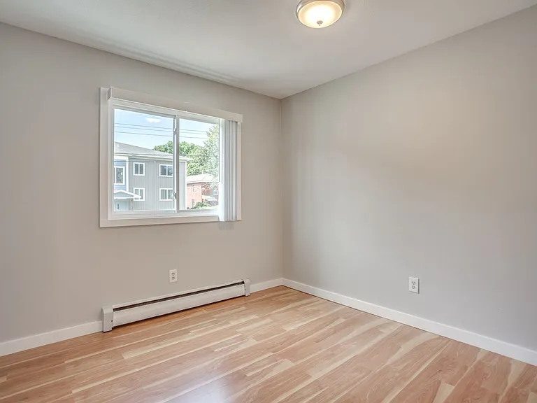 744 Polk St NE — Photo 19