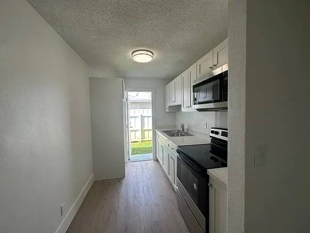 2 bed, 850 sqft, $1,795 — Photo 4
