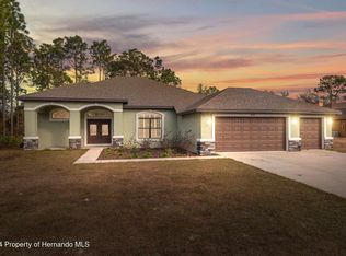 10451 Gypsy Ave, Weeki Wachee, FL 34613
