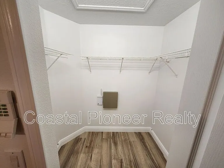 11404 Holmbridge Ln — Photo 50