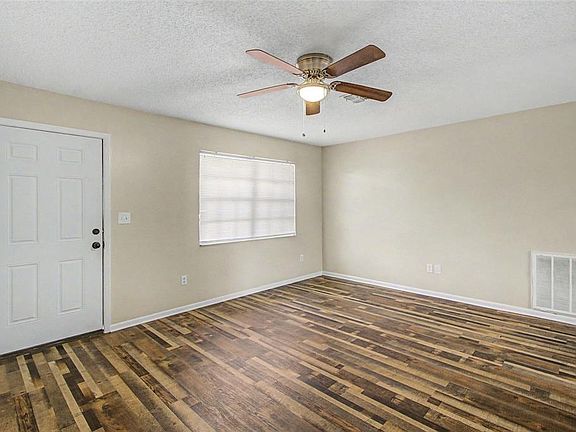 2nd image of 1733 LARKIN ROAD