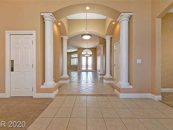 3rd image of 2132 Horse Prairie Dr