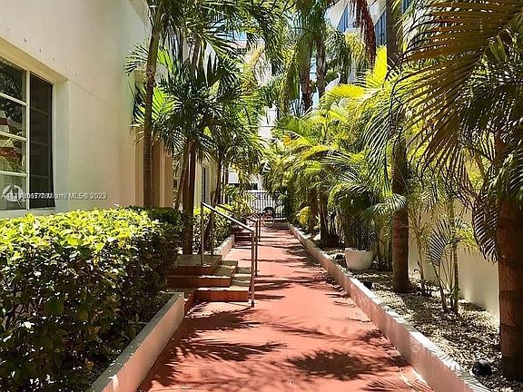 4th image of 345 Collins Ave APT 2