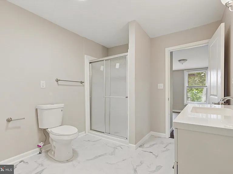 232 Main St — Photo 8