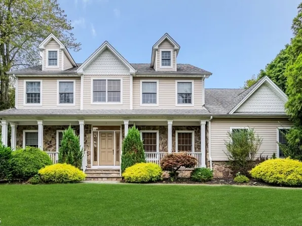1 Cherry Blossom Ln, Scotch Plains Twp., NJ 07076