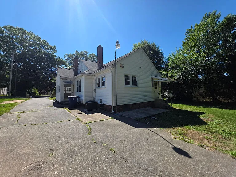4016 Reich St — Photo 4