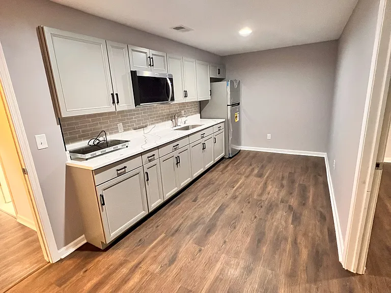 1 Augustine Dr — Photo 10