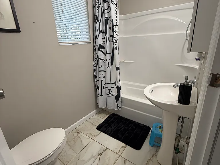 26 Henderson Ave — Photo 10