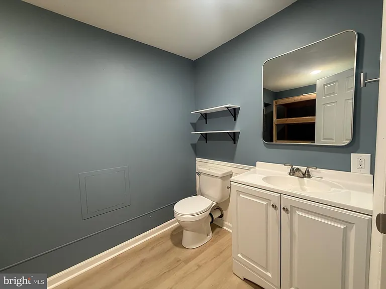 367 E Hector St — Photo 23