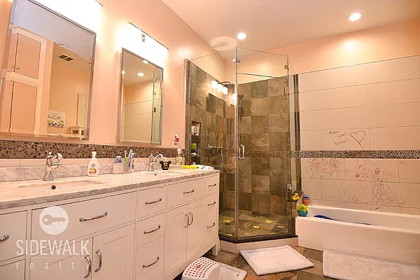 Rented by Sidewalk Realty LLC | media 16