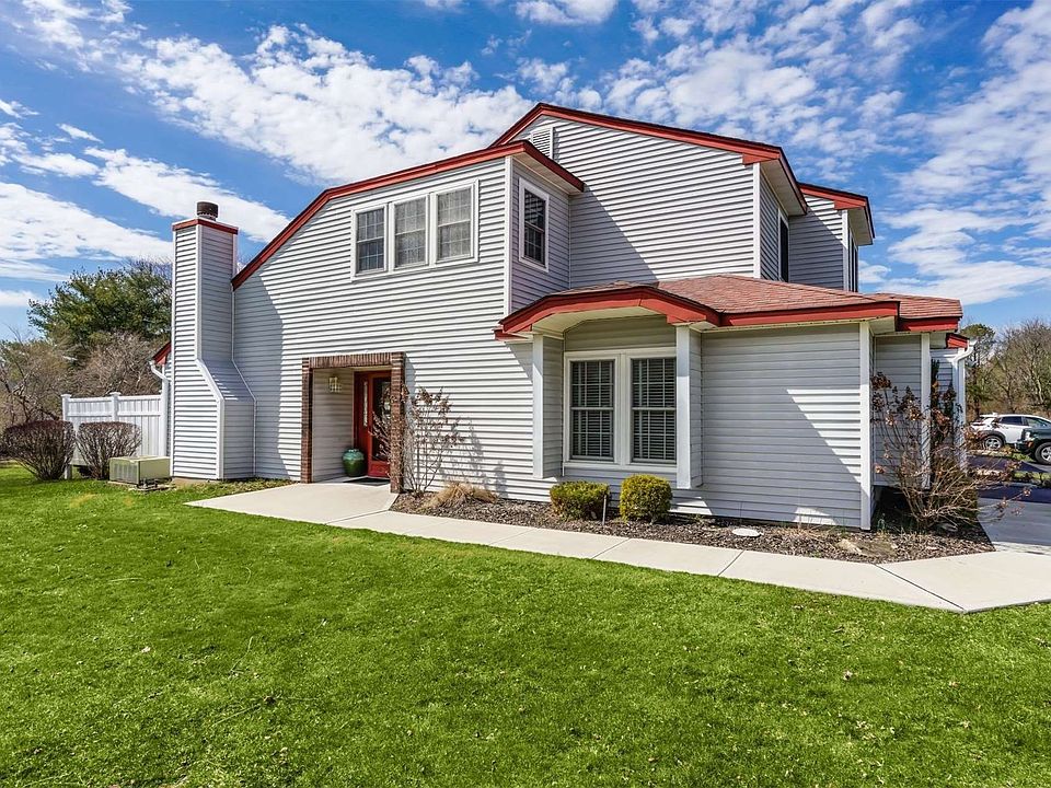 1st image of 17 Delaware Ct #17