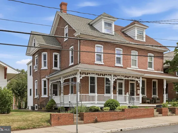 127 W 4th St, East Greenville, PA 18041