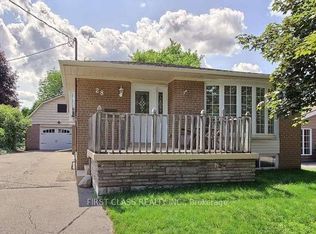 28 Collins Cres, Aurora, ON L4G 2W2