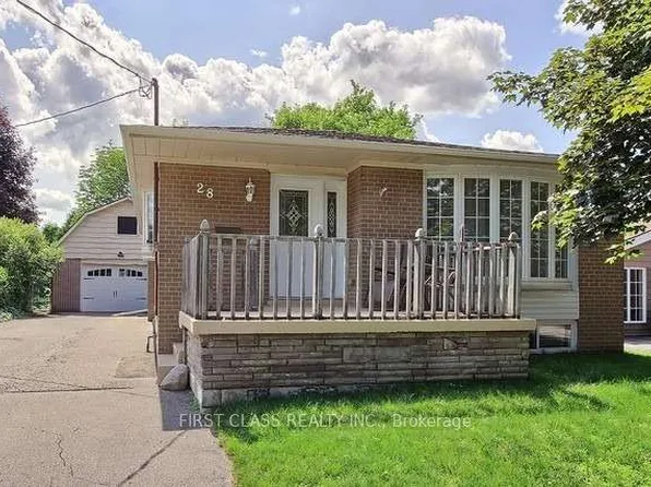 28 Collins Cres, Aurora, ON L4G 2W2