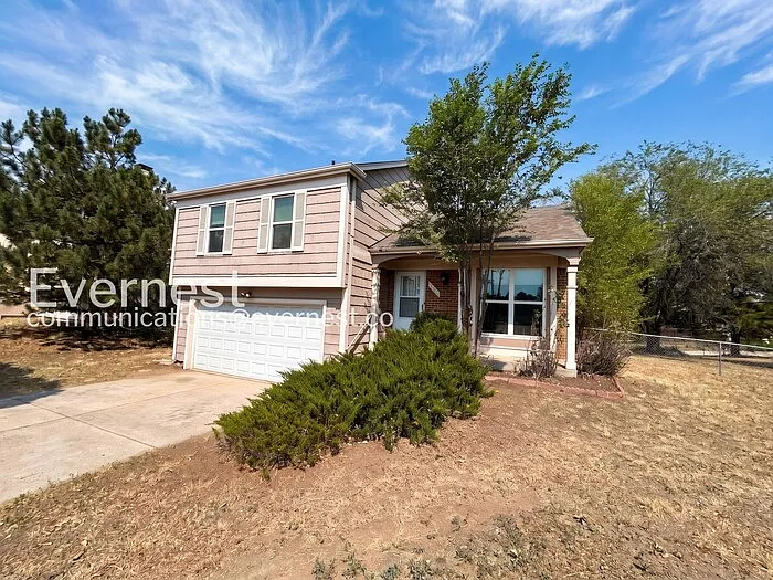 2702 Dickens Dr — Photo 2