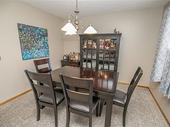 4th image of 1097 Oak St