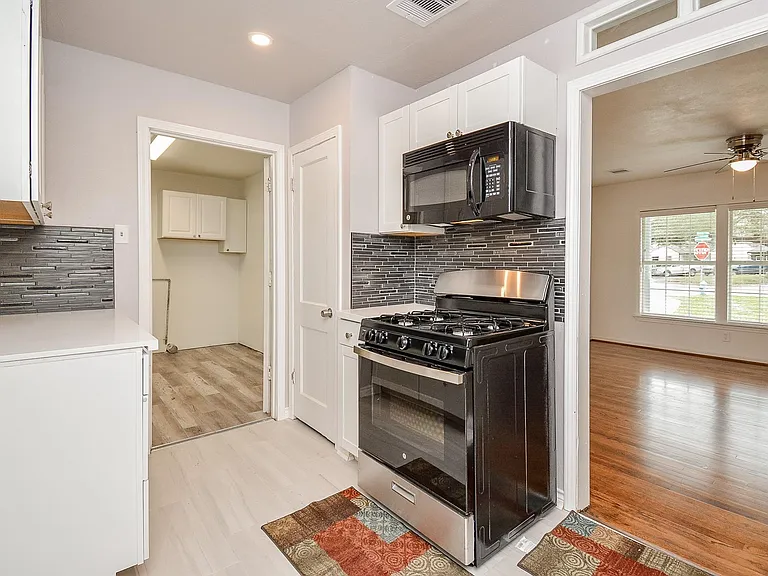 6422 Sherwood Dr — Photo 9