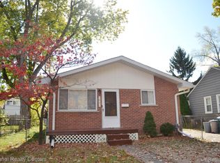 1861 Cambridge Rd, Berkley, MI 48072