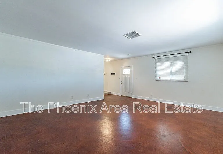 1001 E Campus Dr — Photo 35