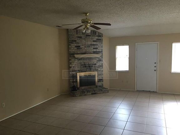 3rd image of 5112 Parkwood Dr