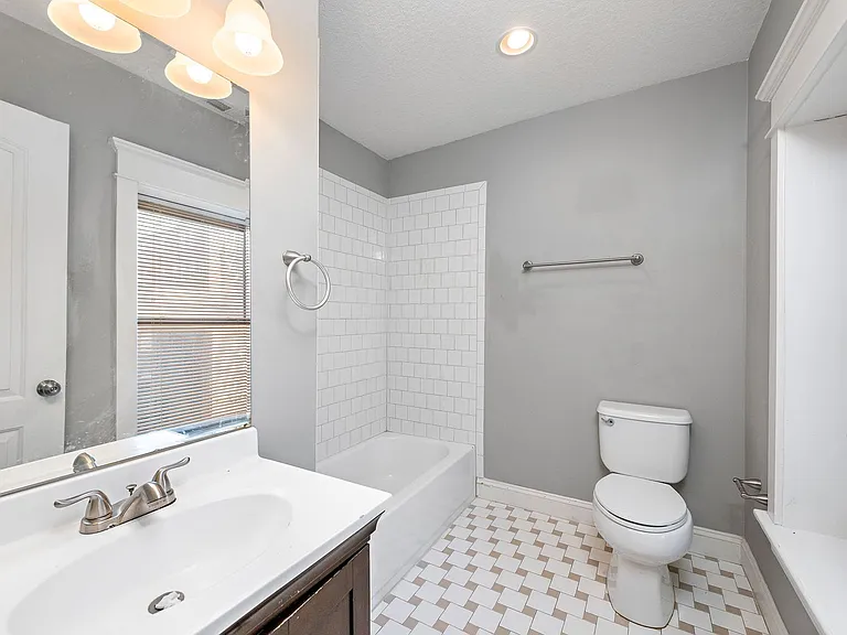 34th Street Duplex — Photo 24