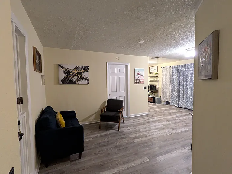 8212 Troxler Dr — Photo 4
