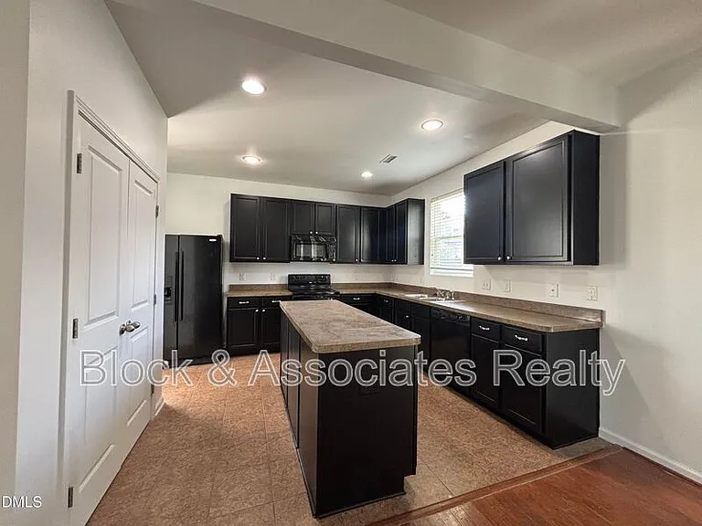 101 Red Bird Dr — Photo 11