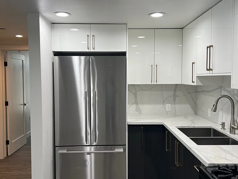 Glenoaks Residences — Photo 9