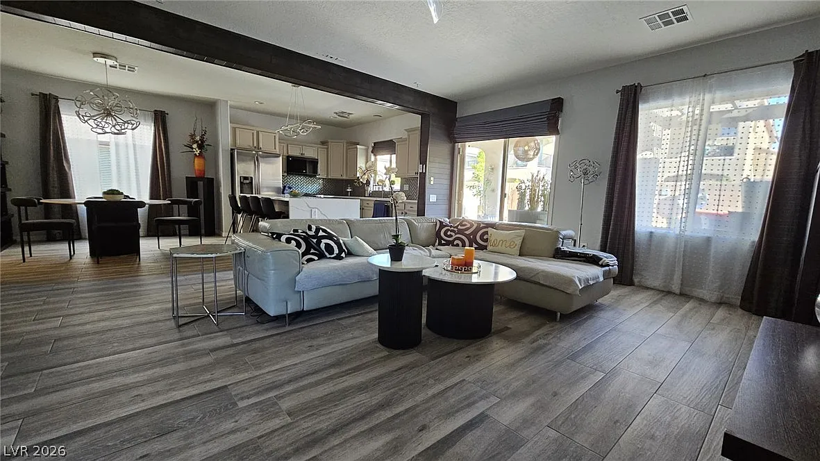 3 bed, 3.0 bath, 2091 sqft, $3,150 — Photo 2
