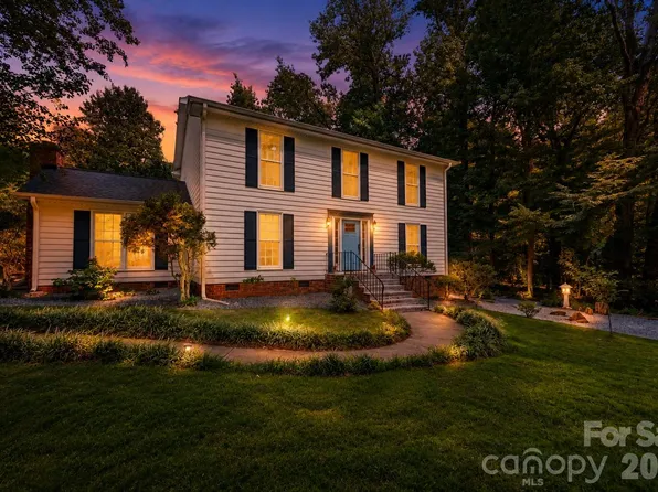 8800 Glencroft Rd, Mint Hill, NC 28227