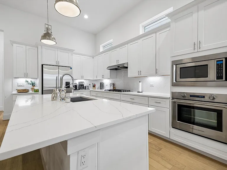 826 Nadine St — Photo 19