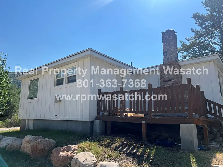 1388 Country Ln — Photo 9