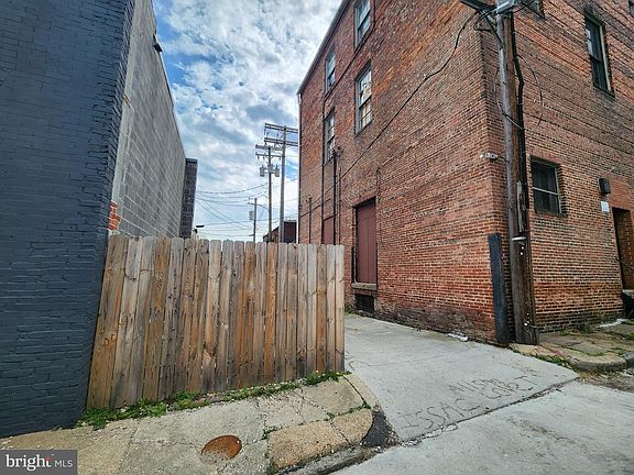 4th image of 701 N Duncan St