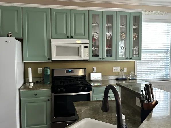 203 Forsythia Ave, Summerville, SC 29483
