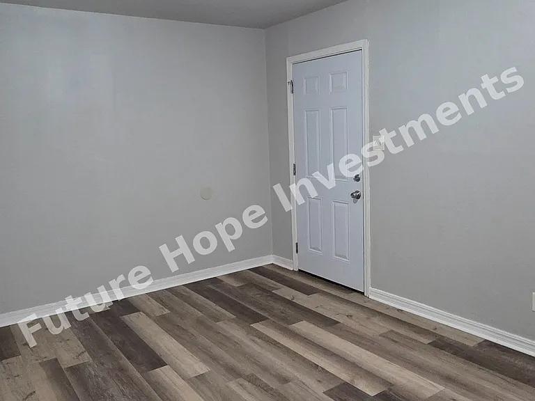 1308 SW 38th St — Photo 14
