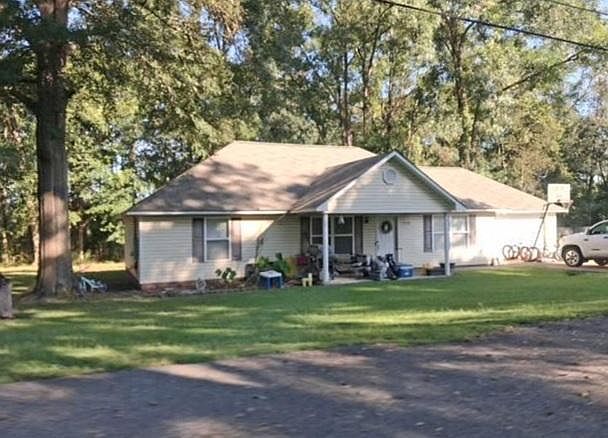 1st image of 212 Crescent Dr