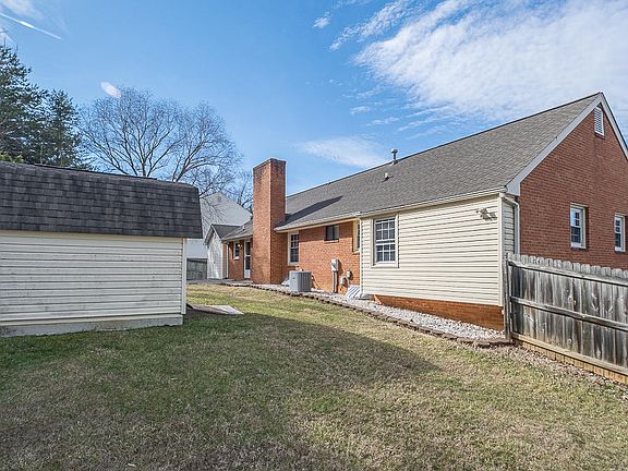 3rd image of 5214 Setter Rd