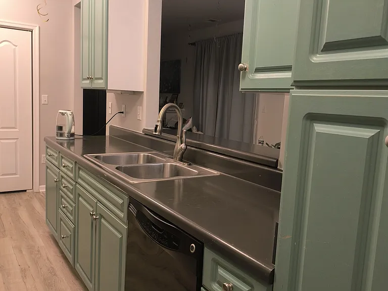 1180 Grace Hill Dr — Photo 4