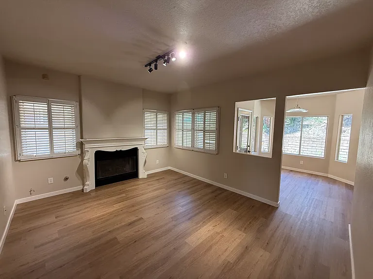 10332 Charwood Ct — Photo 4