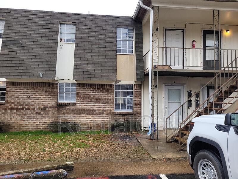 1st image of 265 Greenway St APT 5